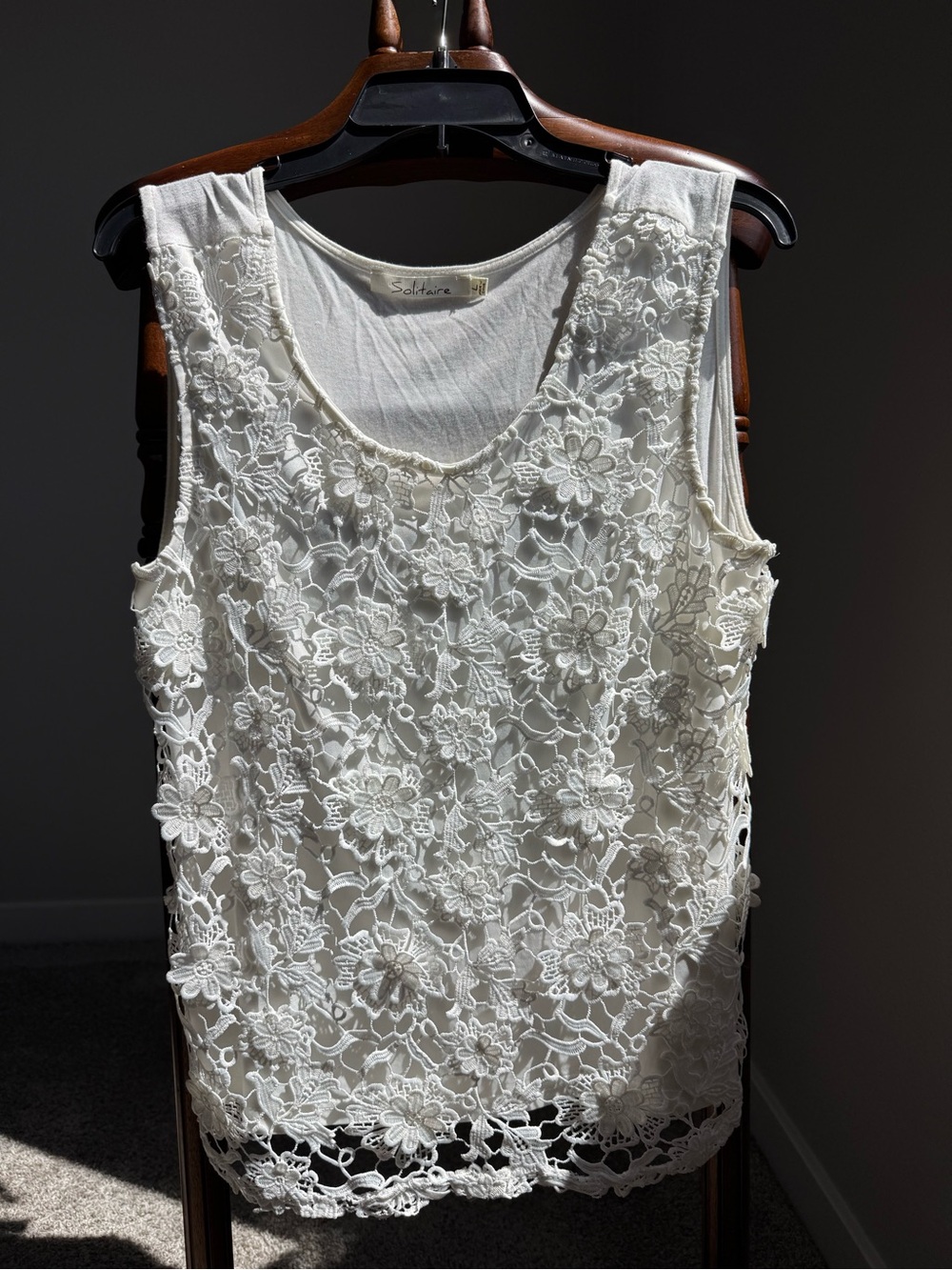 Solitaire White Lace Top Sleeveless Floral Crochet Blouse Size M Lined
